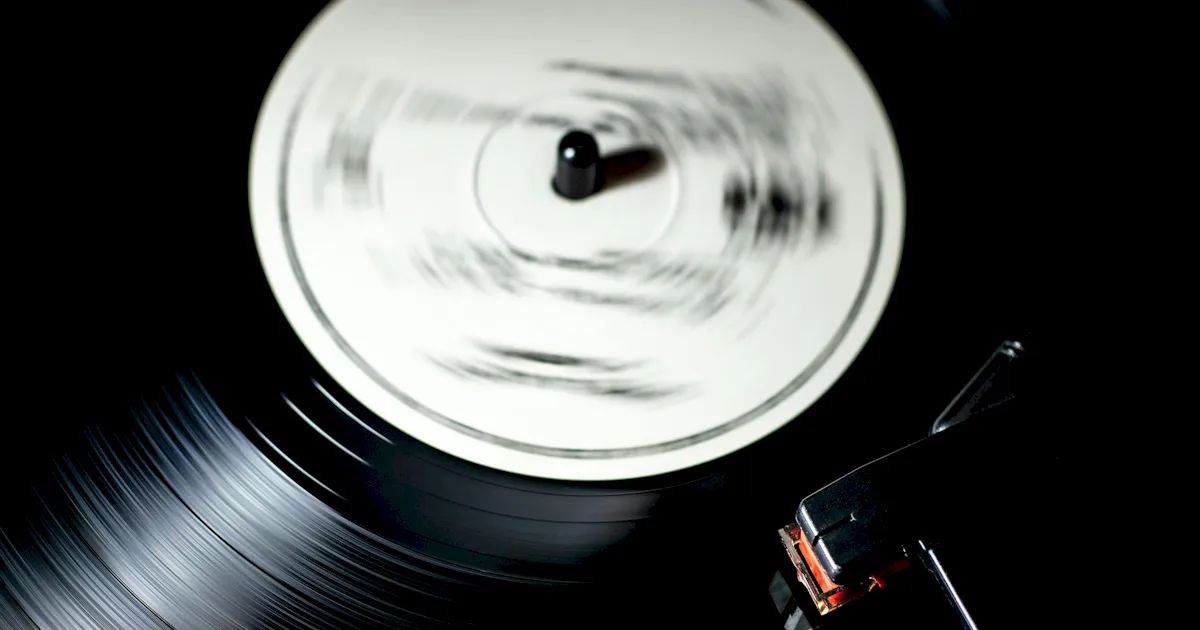 Como foram os disco de goma-laca, precursores dos discos de vinil