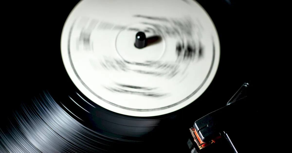 Como foram os disco de goma-laca, precursores dos discos de vinil
