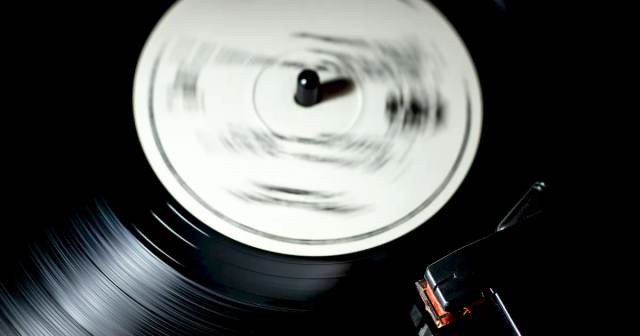 Como foram os disco de goma-laca, precursores dos discos de vinil