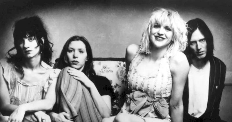 Hole leva seus três primeiros discos de volta ao vinil