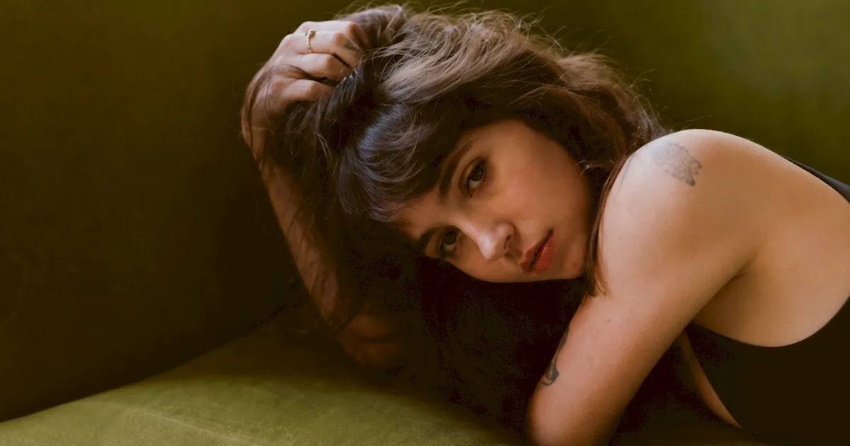 Álbum cult de Clairo retorna ao vinil cinco anos depois