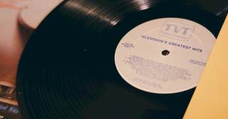 Disco de vinil: saiba como a agulha transforma sulcos em som