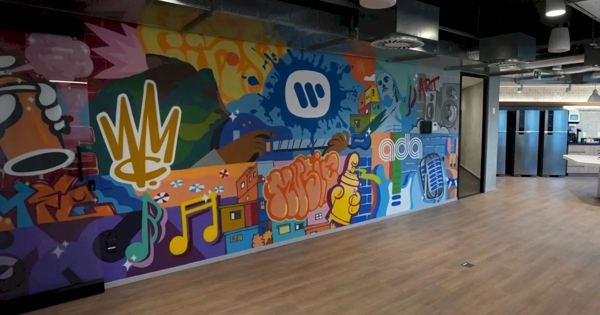 Warner Music Group abre centro tecnológico global na Índia focado em dados e IA