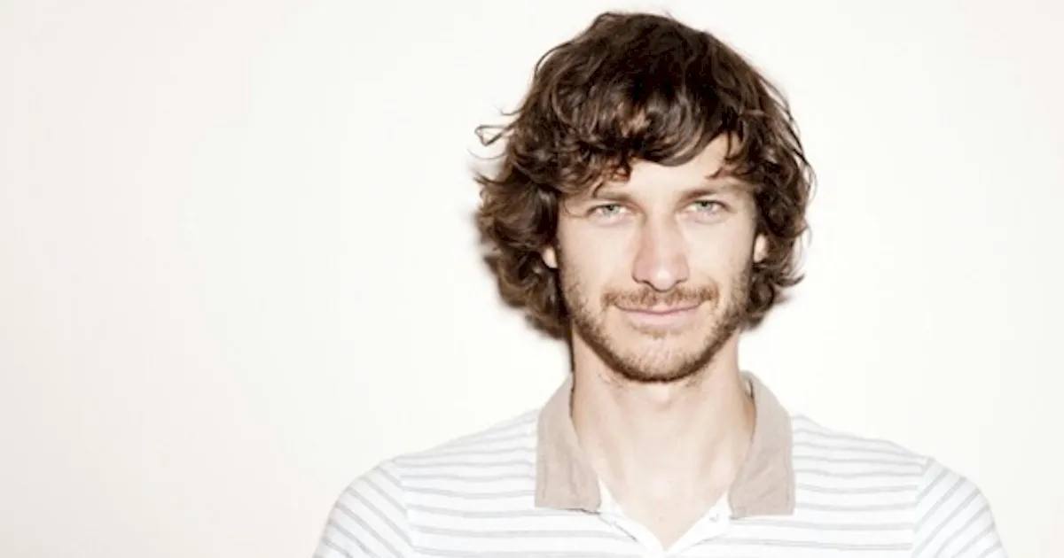 Gotye celebra 15 anos de 'Making Mirrors' com edição especial em vinil colorido